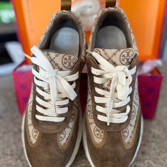👟💗TORY BURCH 👟T MONOGRAM GOOD LUCK TRAINER Size 8 - Picture 5 of 14